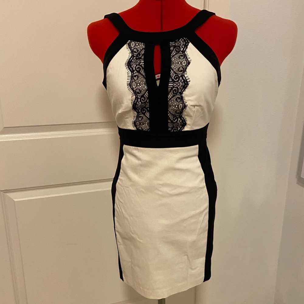White Cocktail Dress with Black Lace Detail Size:3